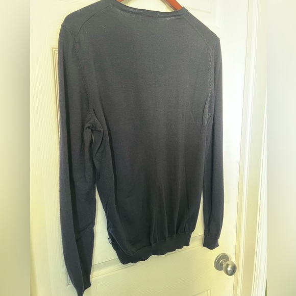 Men’s Hugo Boss V Neck Slim Fit 100% Merino Wool| Size Medium - Picture 5 of 5